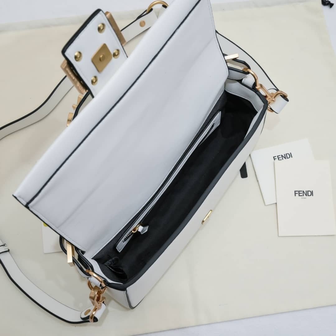 F**di Baguette Bag White Leather 27Cm 8Br822Apg6