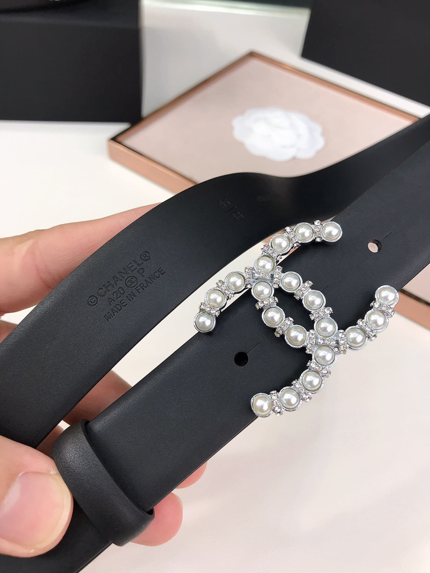 Ch**el Cc Silver Belt Leather With Pearls 28Mm