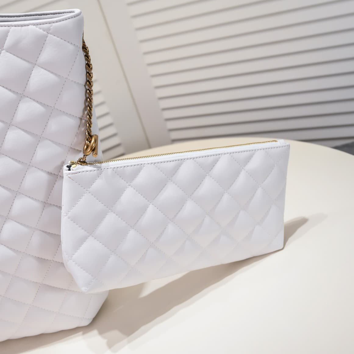 Sa1nt Lau*nt Icare Maxi Shopping Bag In Quilted White 50Cm