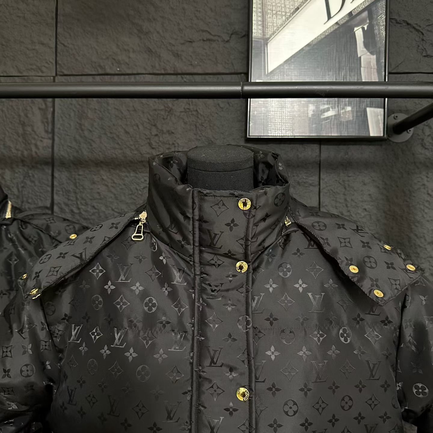 L0vis Vvtt0n Monogram Puffer Jacket Black 1Agaem