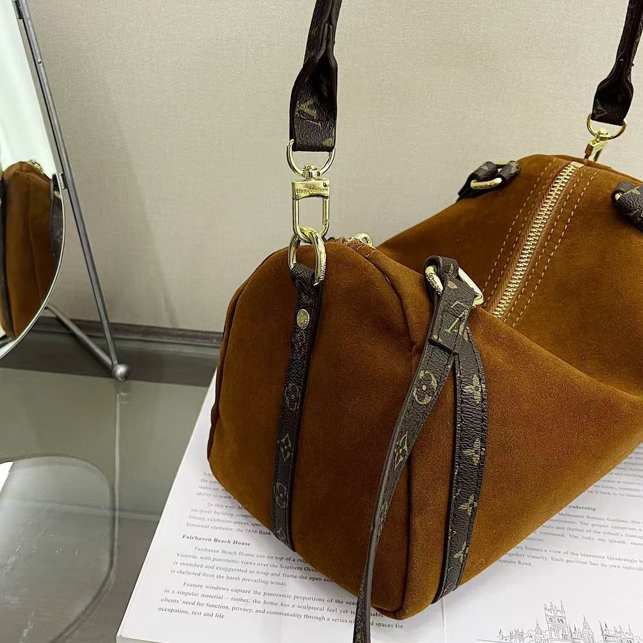 L0vis Vvtt0n Express MM Brown 24Cm