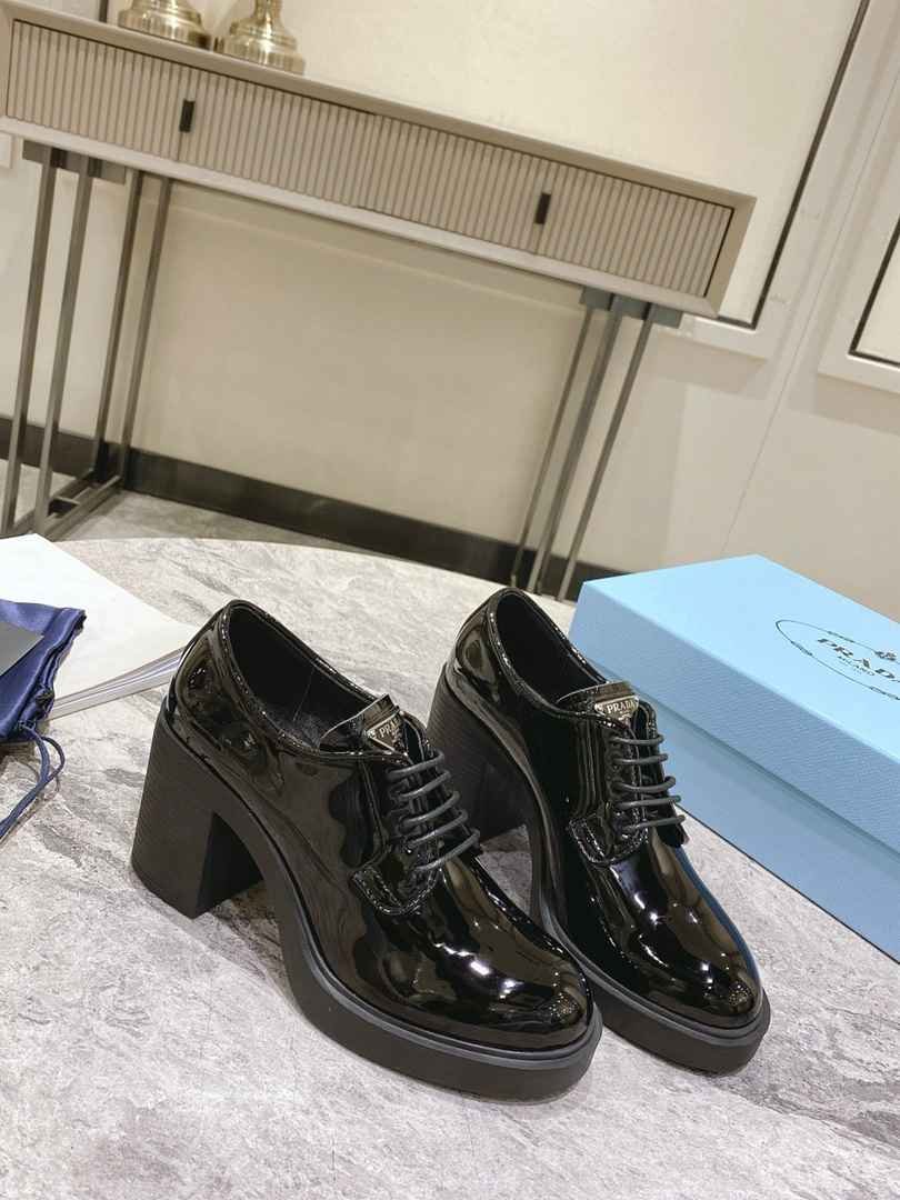 Pra*a Heeled Brushed Leather Lace-Ups Shiny Black