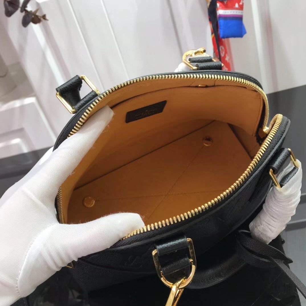 L0vis Vvtt0n Neo Alma PM 35Cm Black M44832