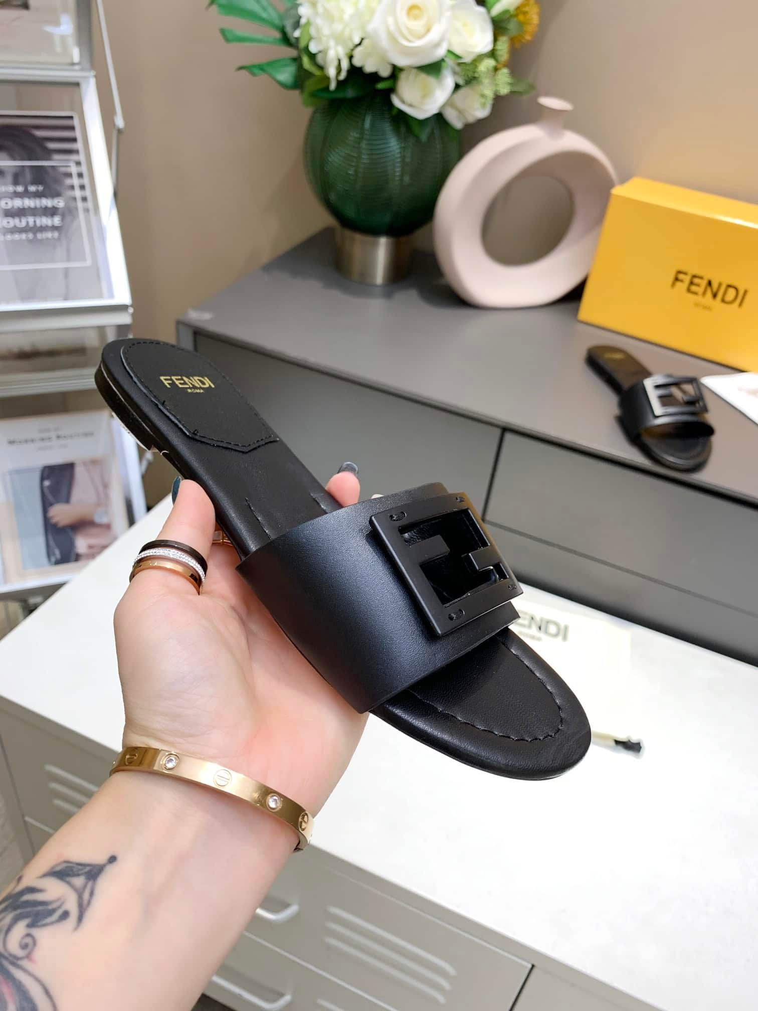 F**di Baguette Leather Slide Black 8R8136 Ae7T F0Abb
