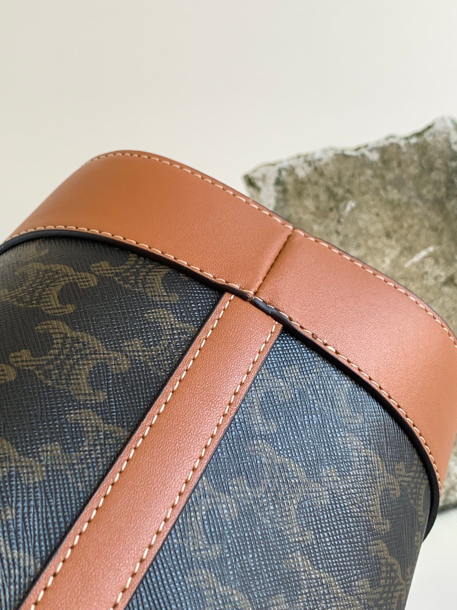 Ce1i*e Cuir Triomphe Canvas And Calfskin Ce1i*e Print Tan
