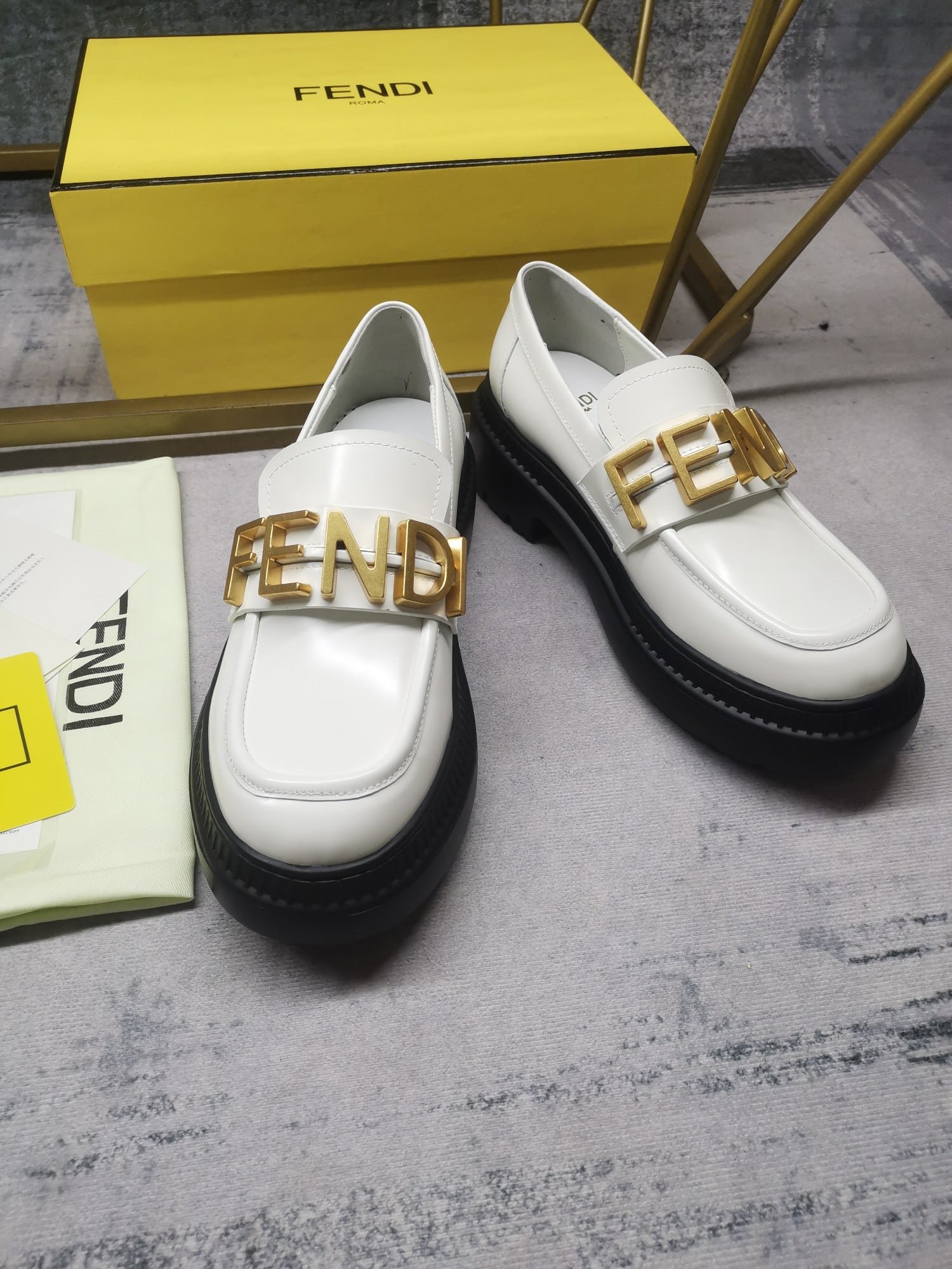 F**digraphy Smooth Leather Loafers White 8D838369Ff1Iyw