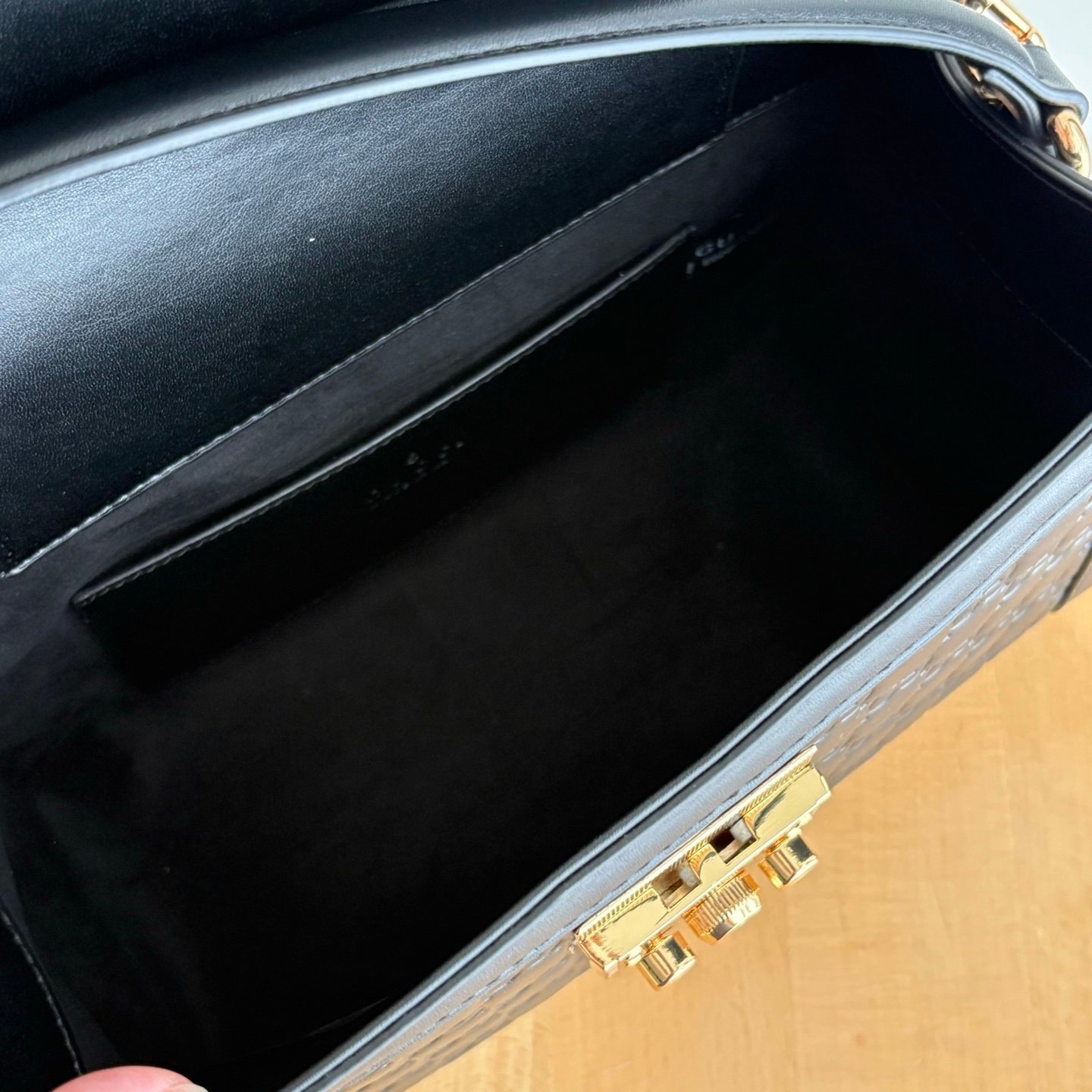 Gvc*1 Padlock Medium Top Handle Bag Black 25Cm 838992 Aafdv 1000