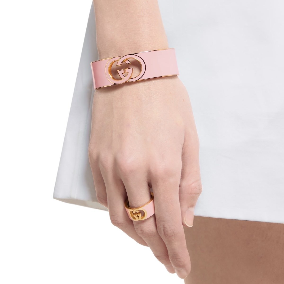 Set Gvc*1 Cuff Bracelet And Ring Interlocking Enamel Light Pink Gold Tone