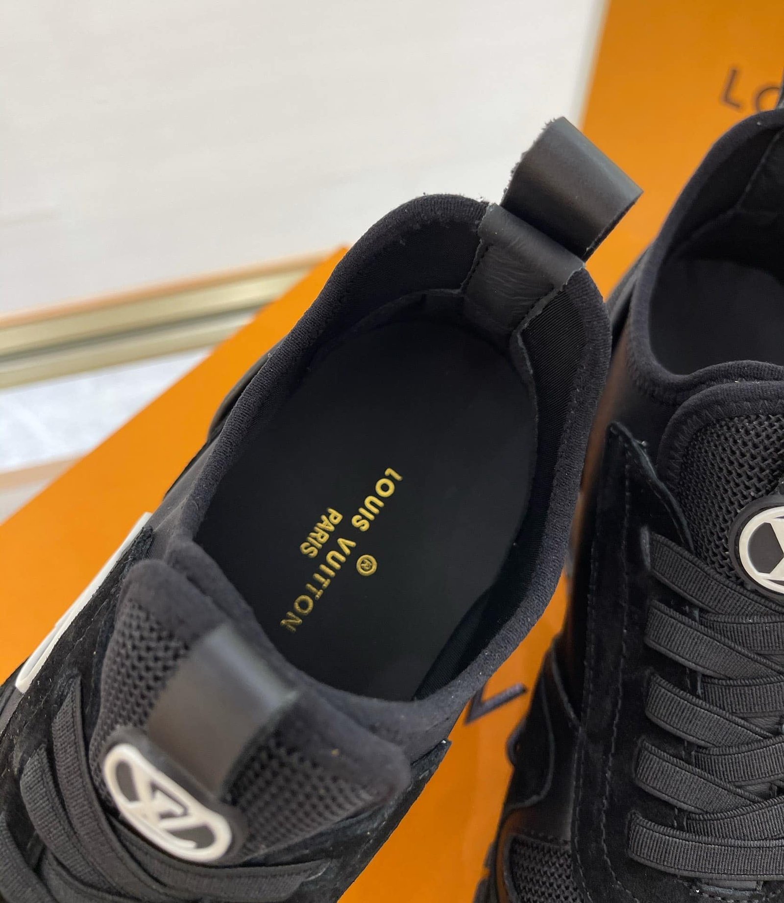 L0vis Vvtt0n Run Away Sneaker Black 1A9Er7