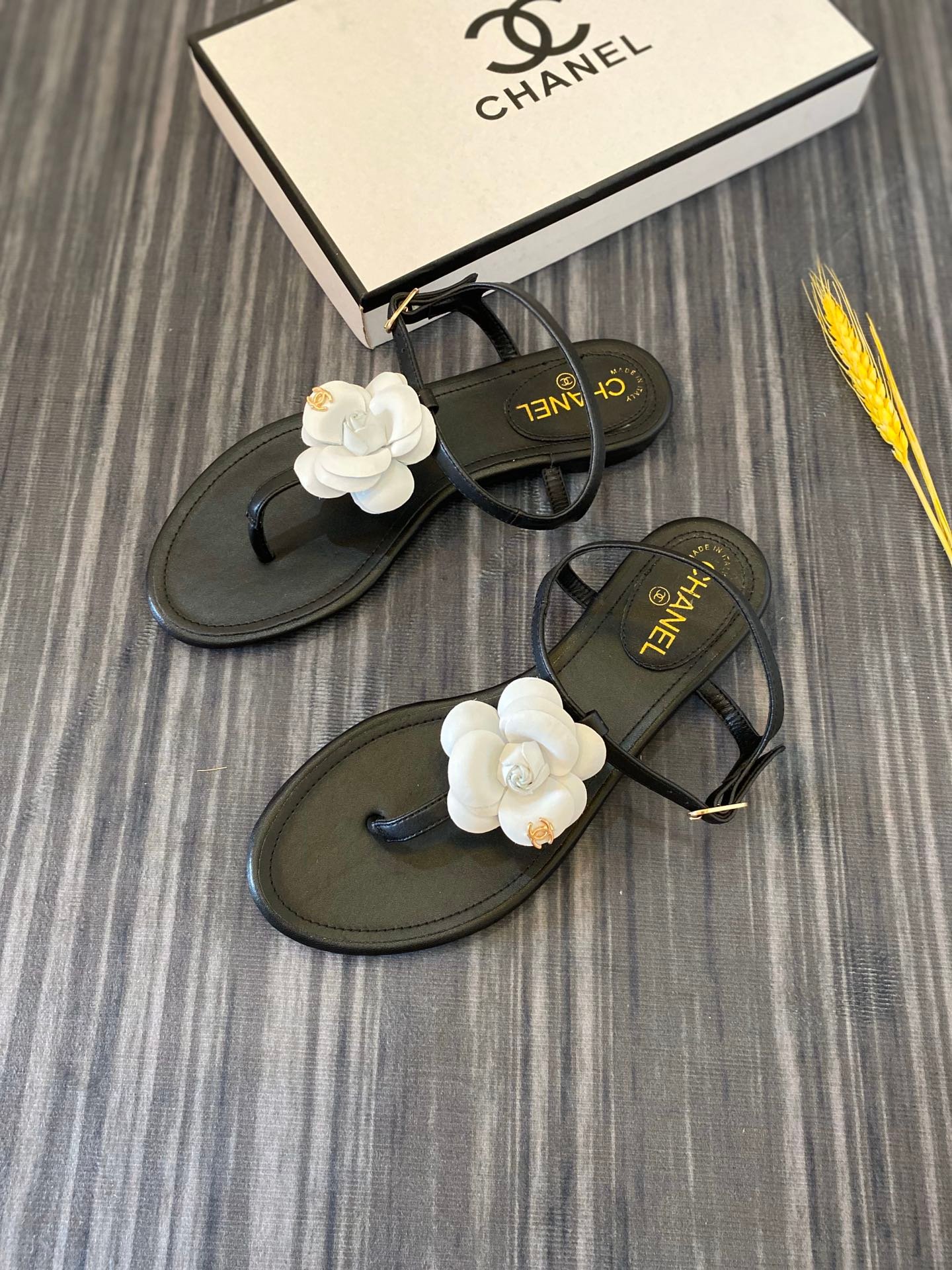 Ch**el Jelly White Rubber Camellia Cc Logo Sandals Black