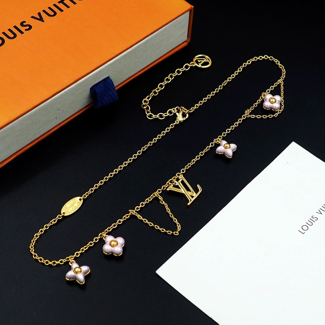 L0vis Vvtt0n Lv Floragram Necklace Gold M03016