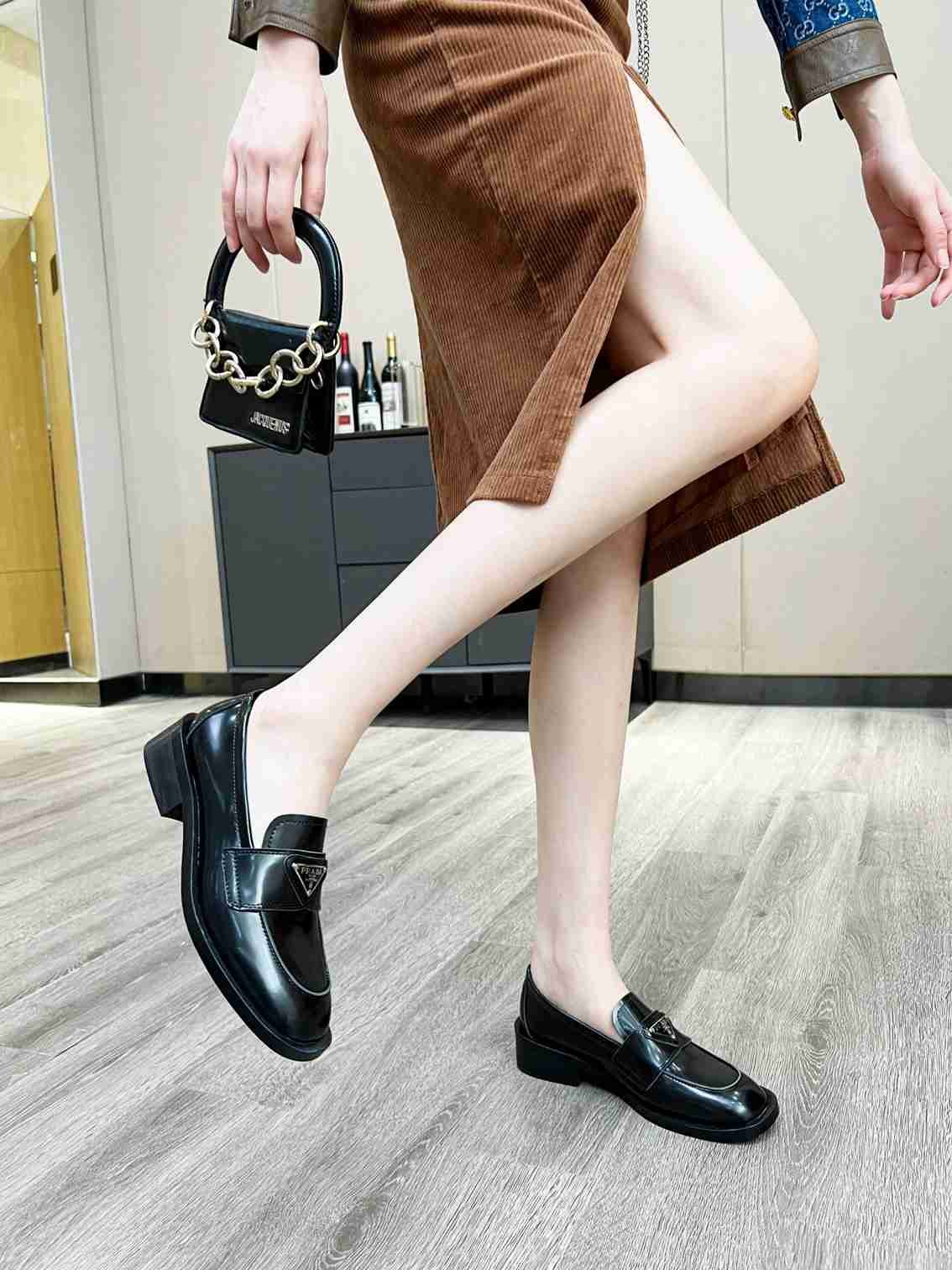 Pra*a Patent Leather Loafers Black 1D329N 069 F0002 F 025