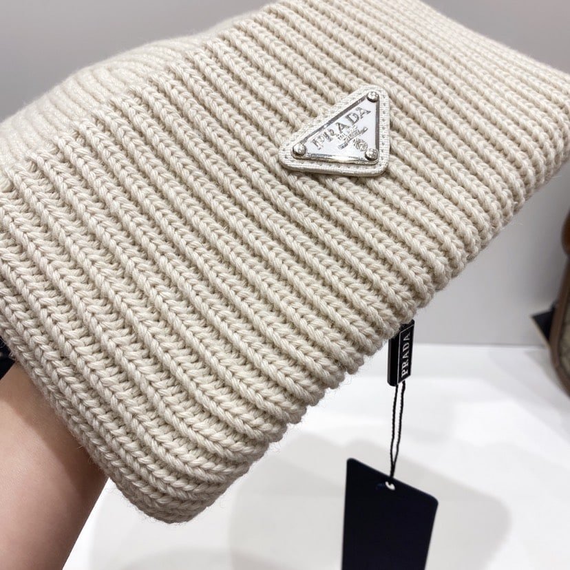 Pra*a Wool And Cashmere Beanie Sliver Cream