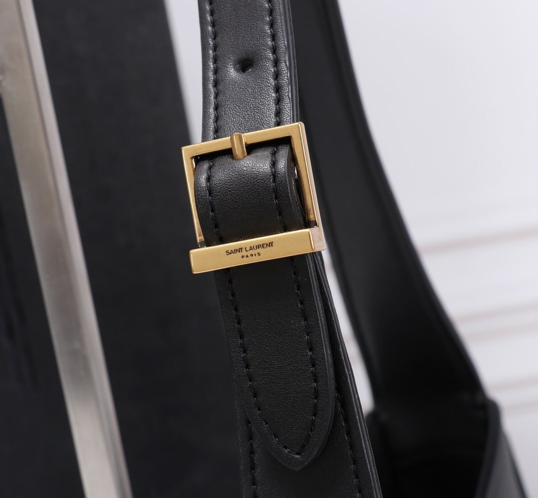 Sa1nt Lau*nt Le 5 À 7 Hobo Bag In Smooth Leather Black Gold 23Cm 6572282R20W1000