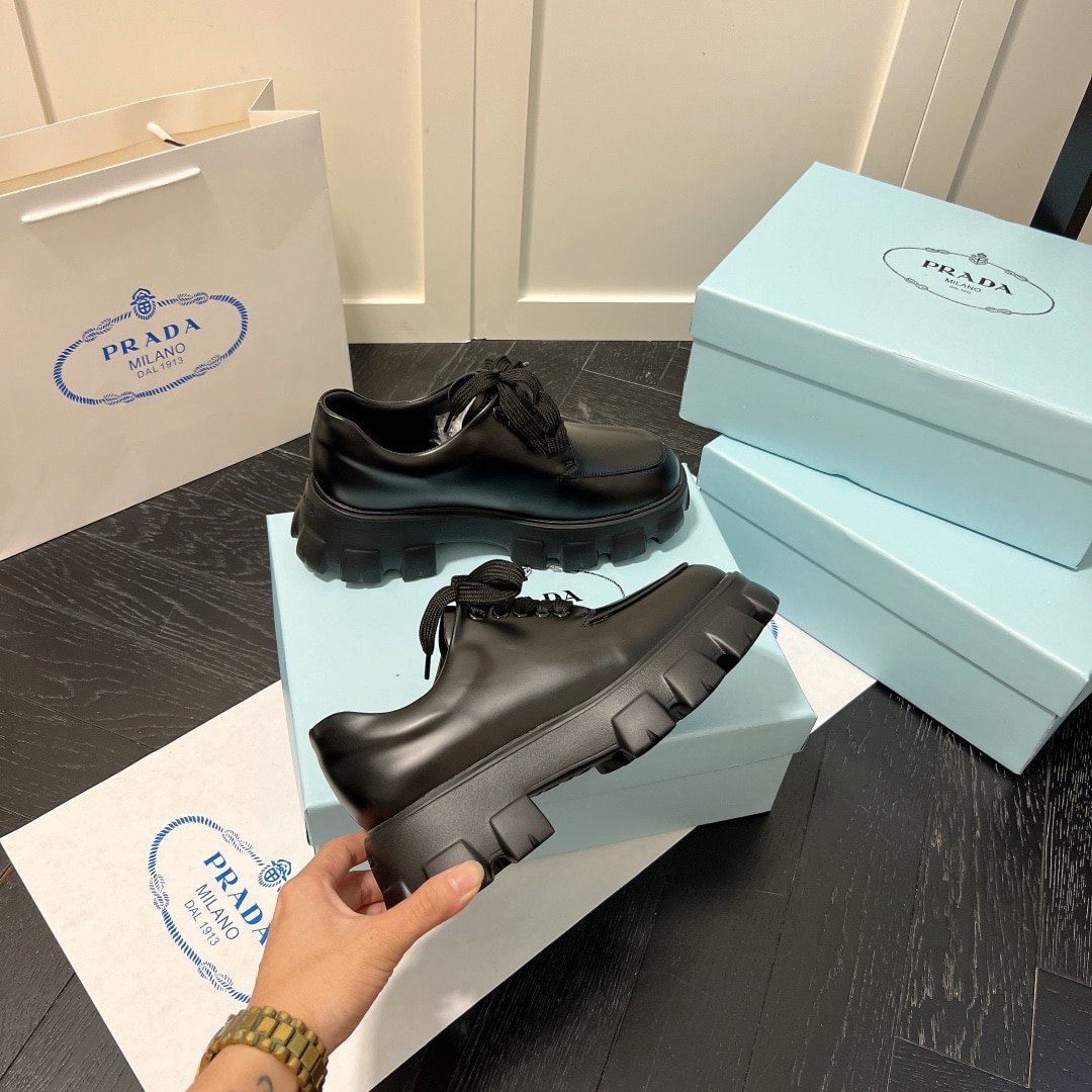 Pra*a Smooth Leather Oxford Loafers Black