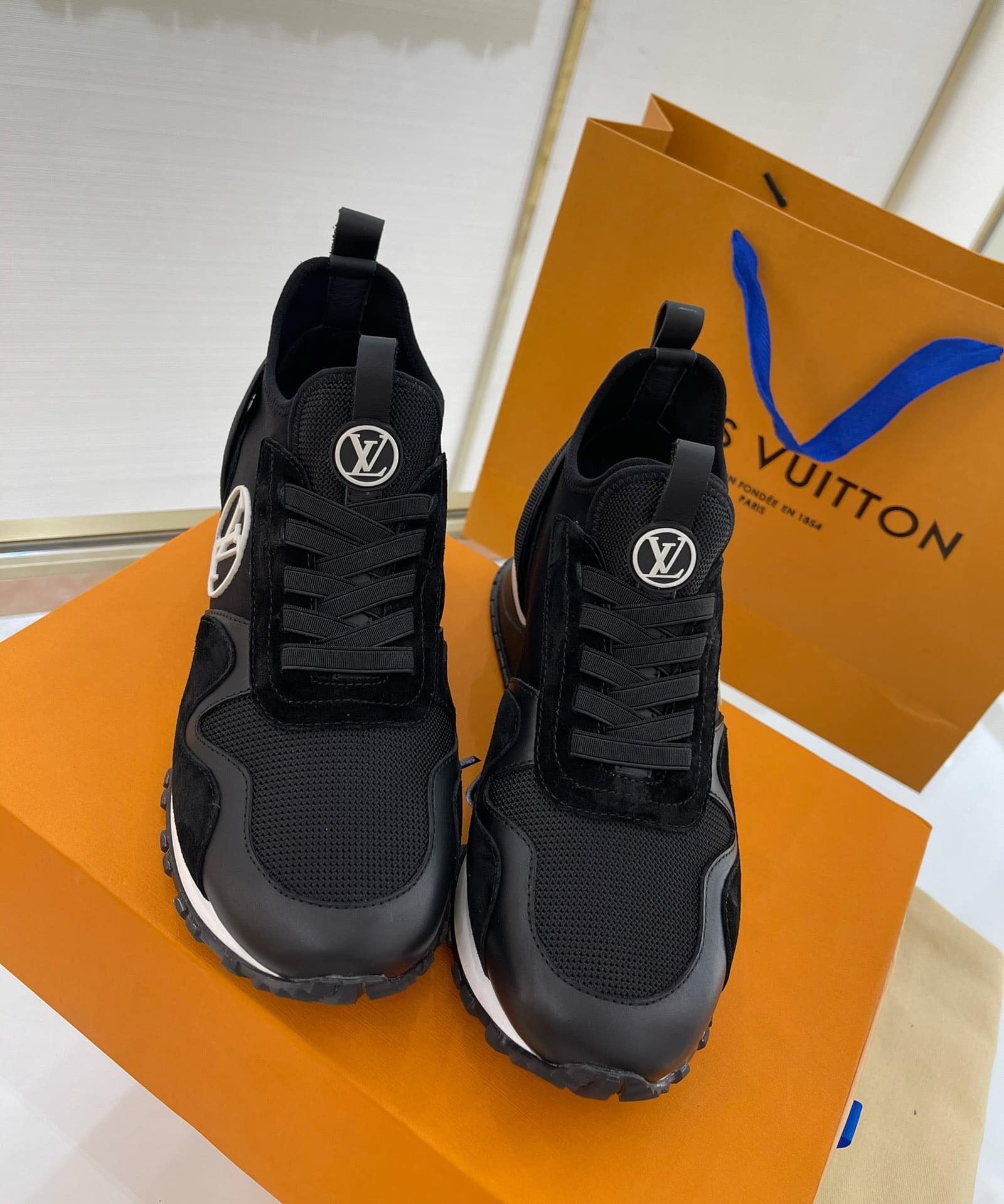 L0vis Vvtt0n Run Away Sneaker Black 1A9Er7