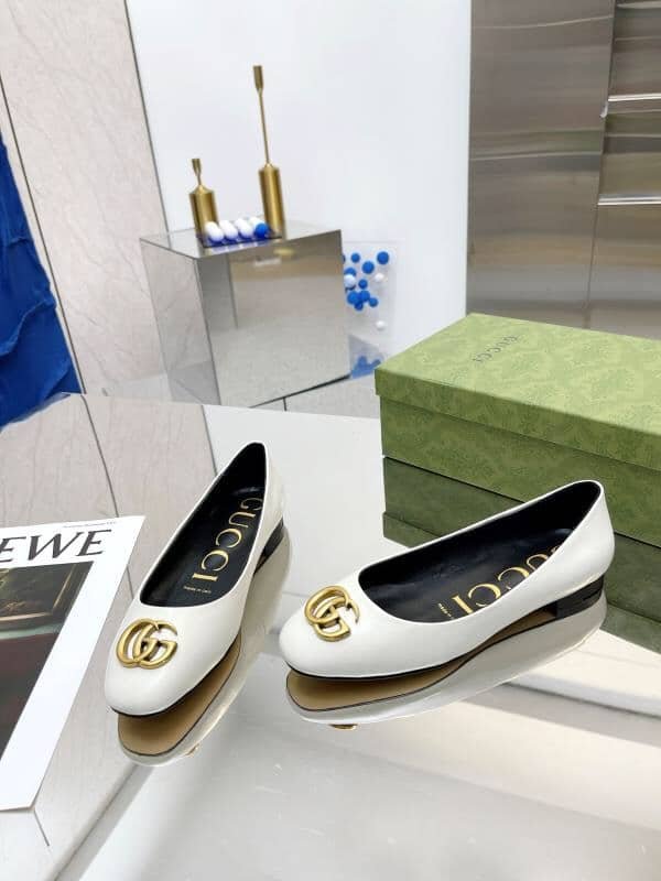 Gvc*1 Women’S Ballet Flat With Gc Logo White