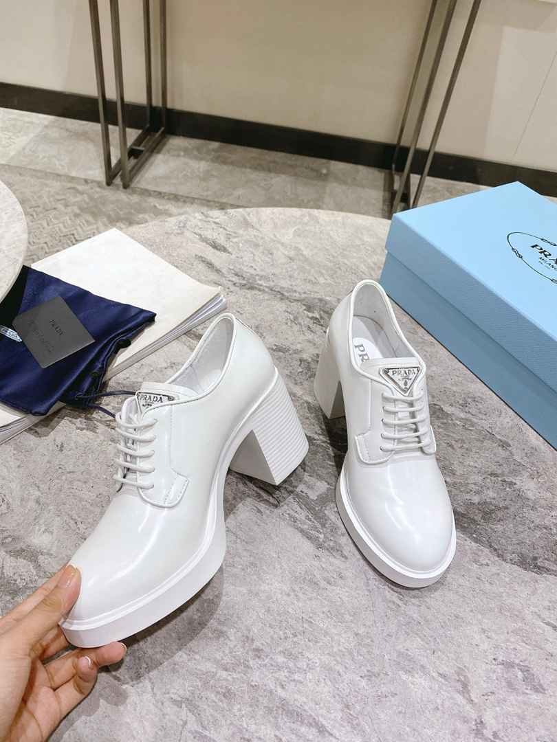 Pra*a Heeled Brushed Leather Lace-Ups White