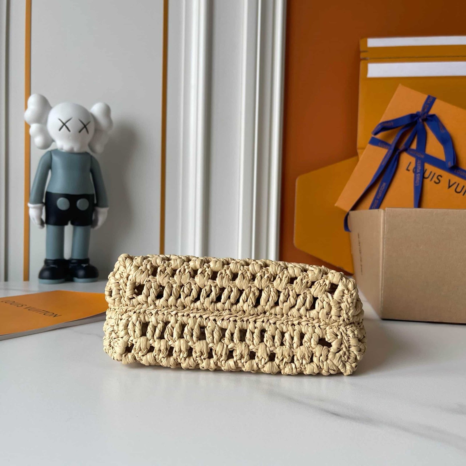 L0vis Vvtt0n Hills Pochette Raffia Natural Tan 18Cm M14304