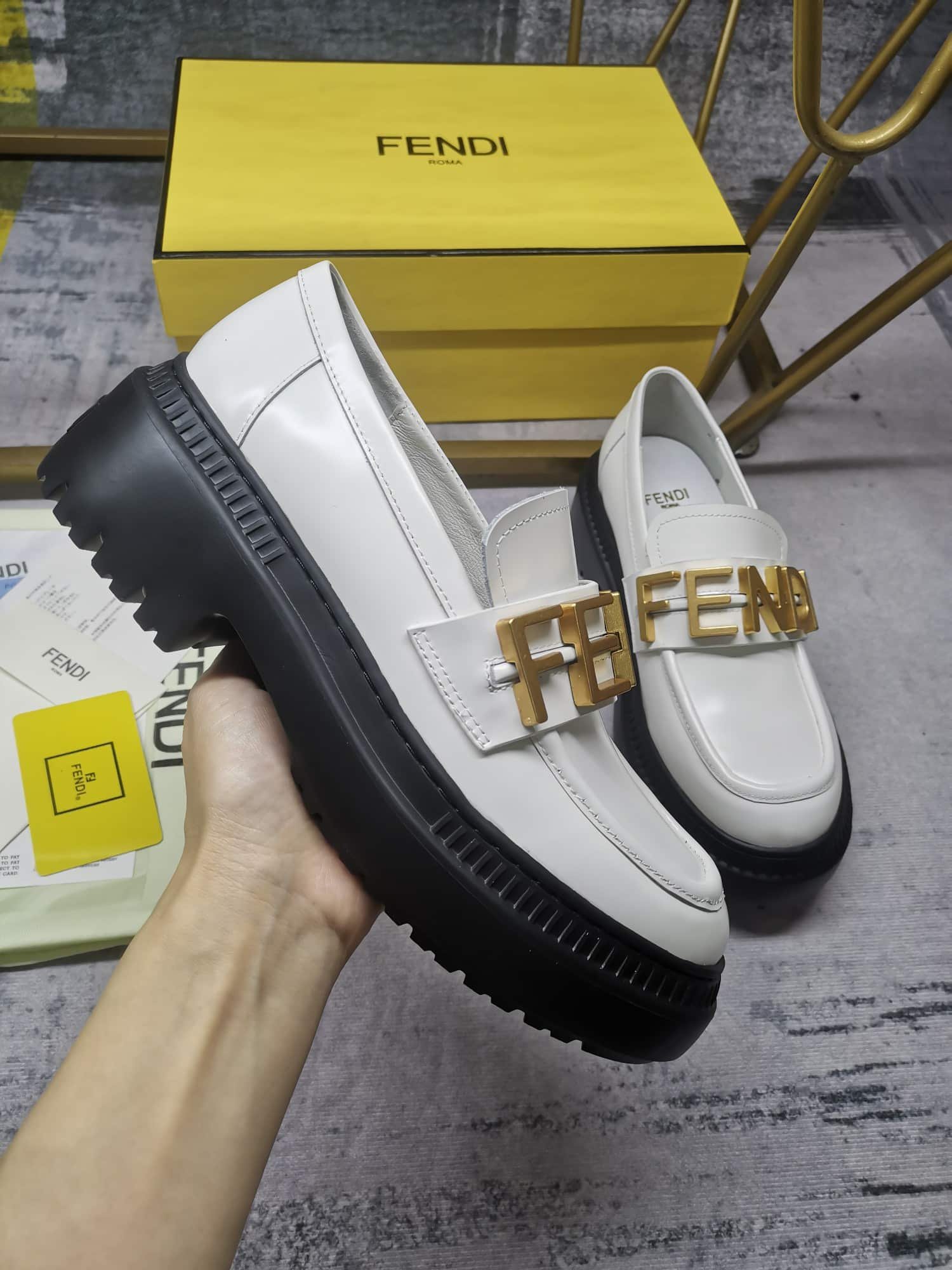 F**digraphy Smooth Leather Loafers White 8D838369Ff1Iyw