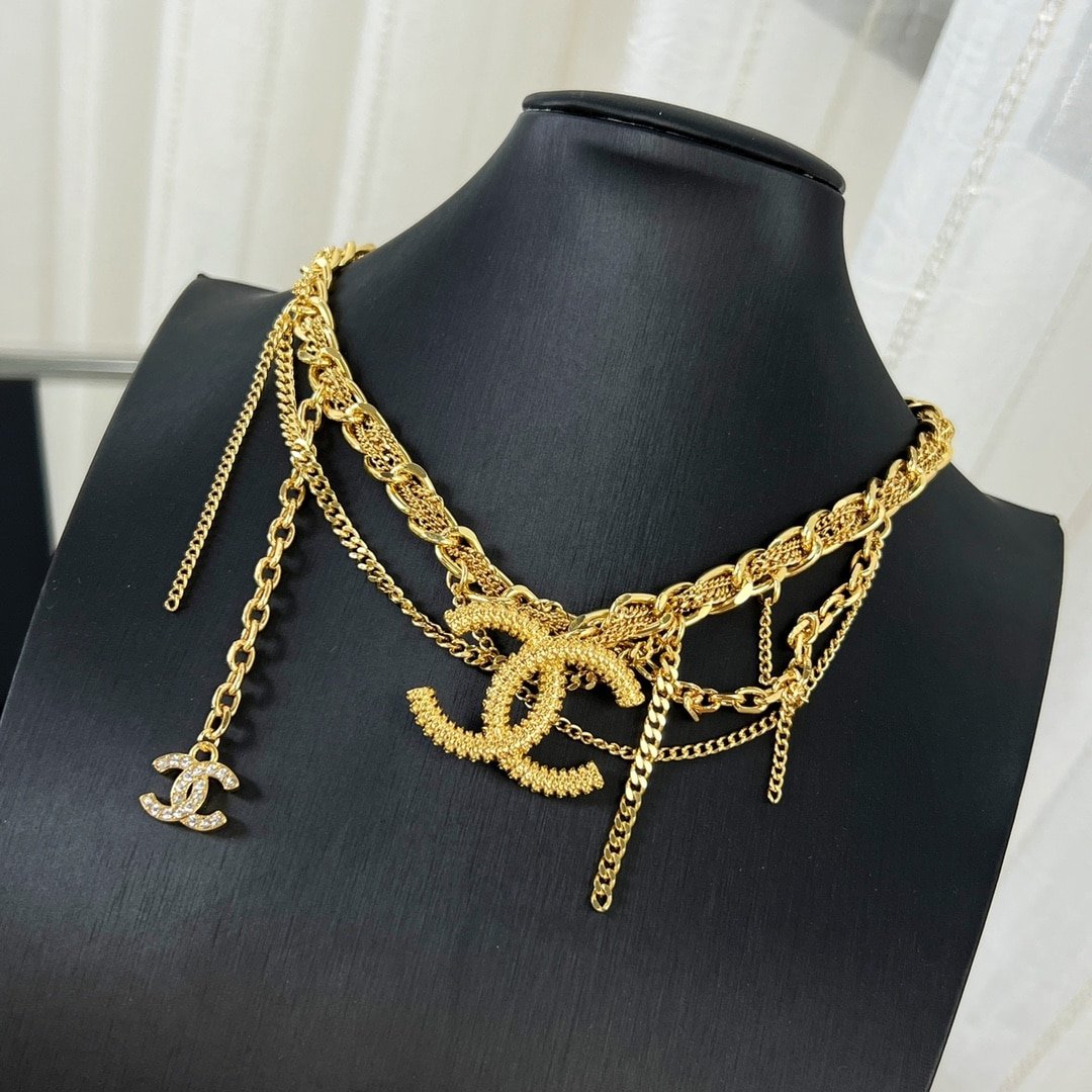 Ch**el Cc Necklace Gold