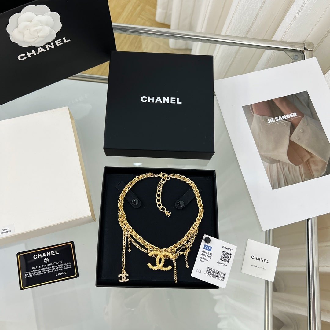 Ch**el Cc Necklace Gold
