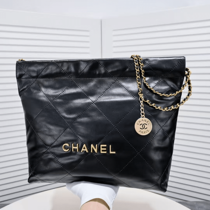 Ch**el 22 Handbag Shiny And Gold Tone Metal Black 42Cm AS3261 B19059 94305