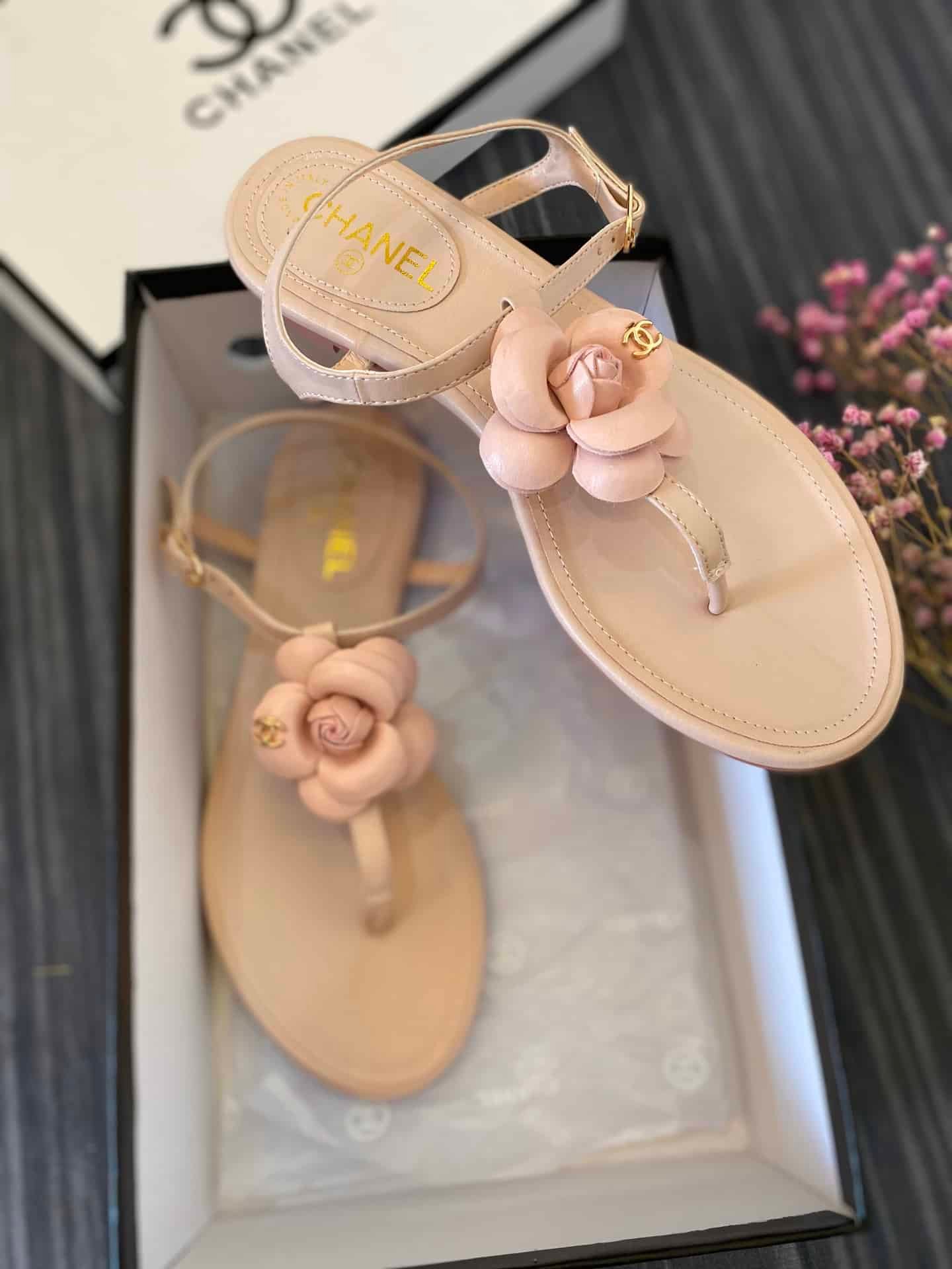 Ch**el Jelly Rubber Camellia Sandals Pink