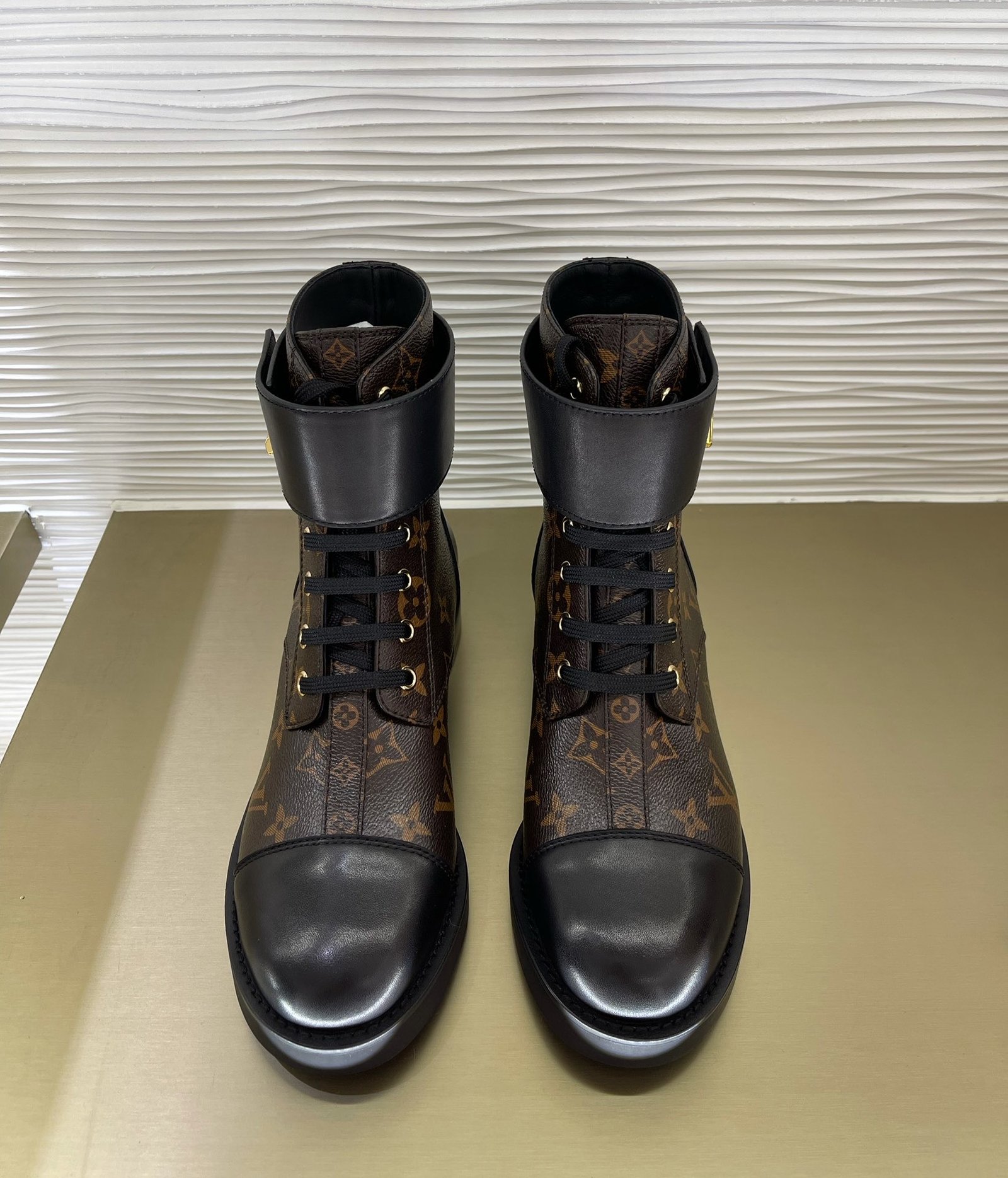 L0vis Vvtt0n Wonderland Flat Ranger Brown 1A2Q3Q