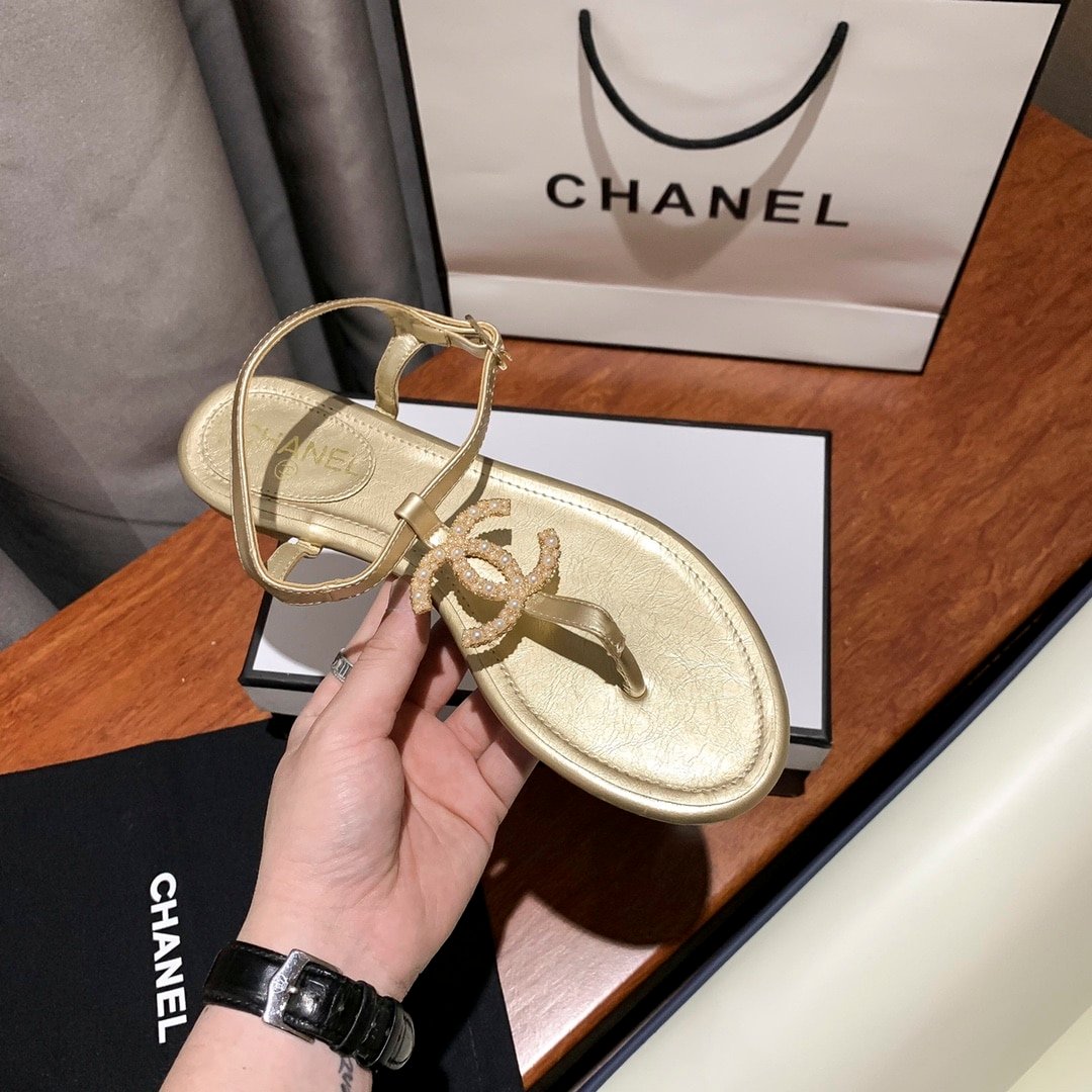 Ch**el Gold Pearl Cc Logo Thong Sandals Golden