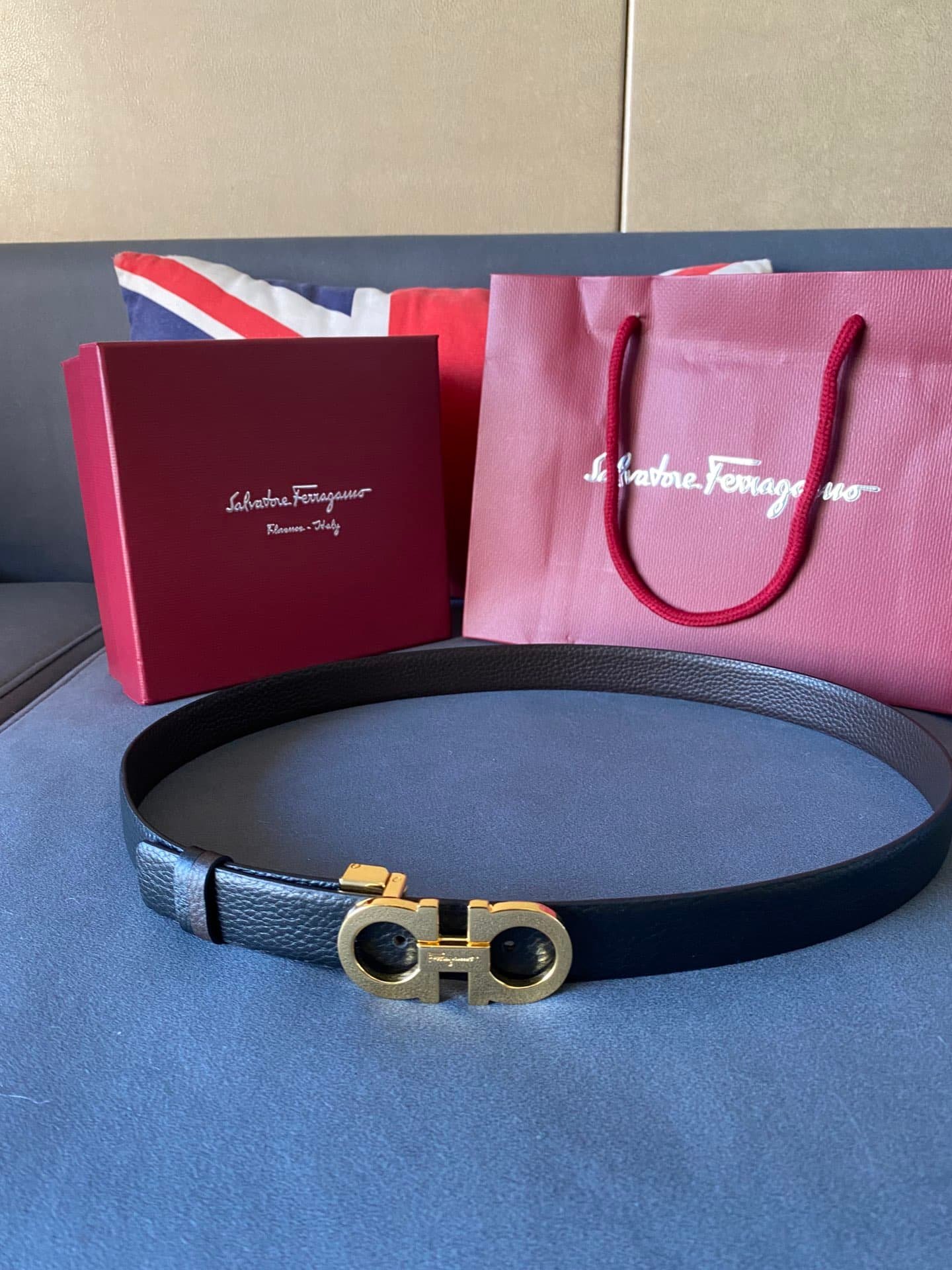 Salvatore Ferragamo Gancini Black Leather Belt With Gold Metal Buckle 2.5Cm