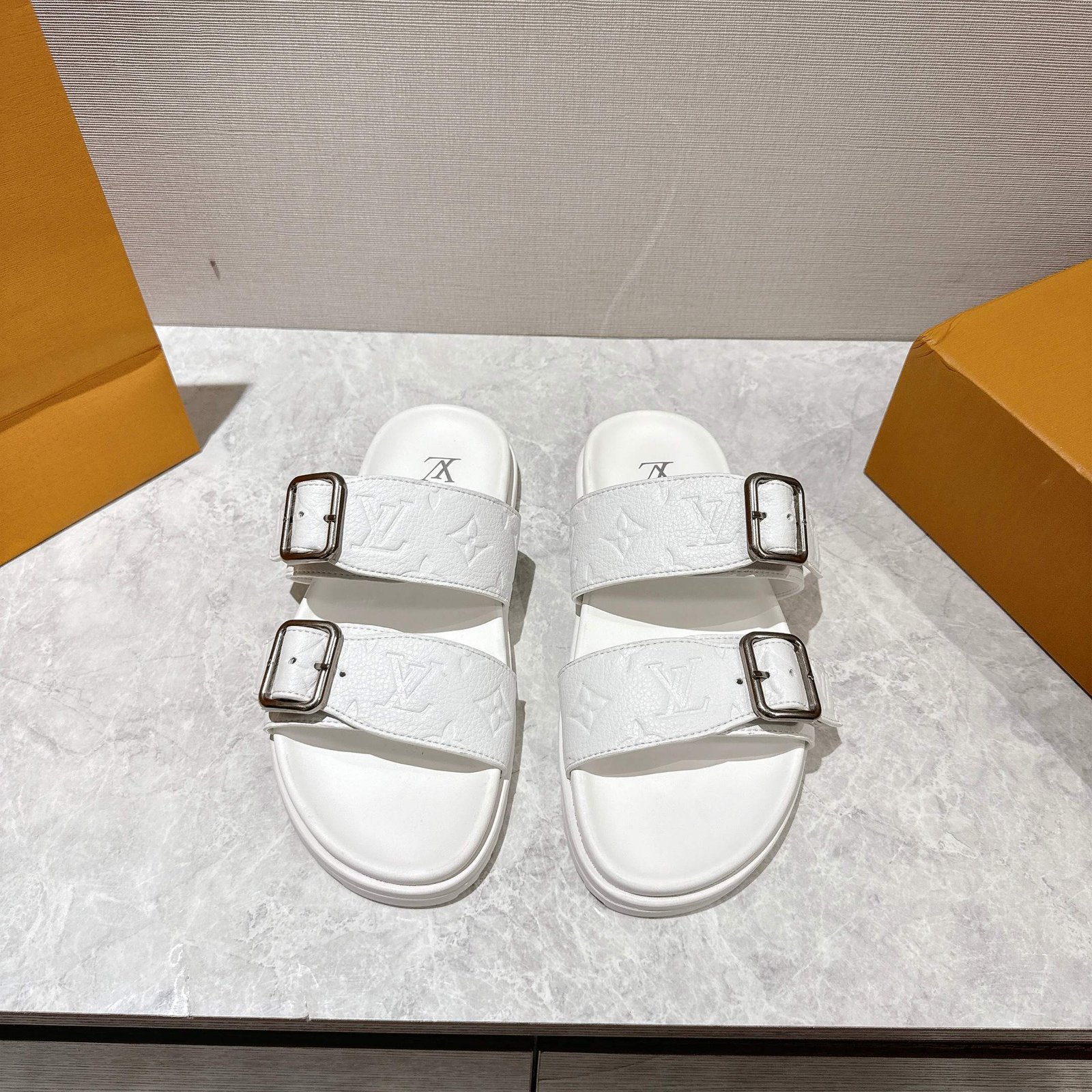 L0vis Vvtt0n LV Venice Mule White 1AHSIX