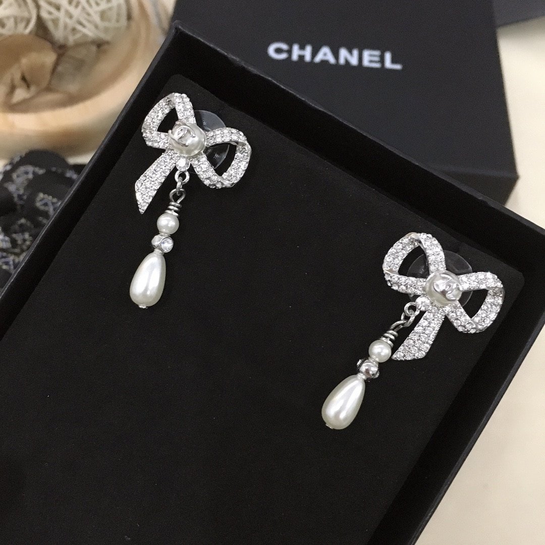 Ch**el Bow Silver Pearl Earrings Ab4300 B03544 N788652