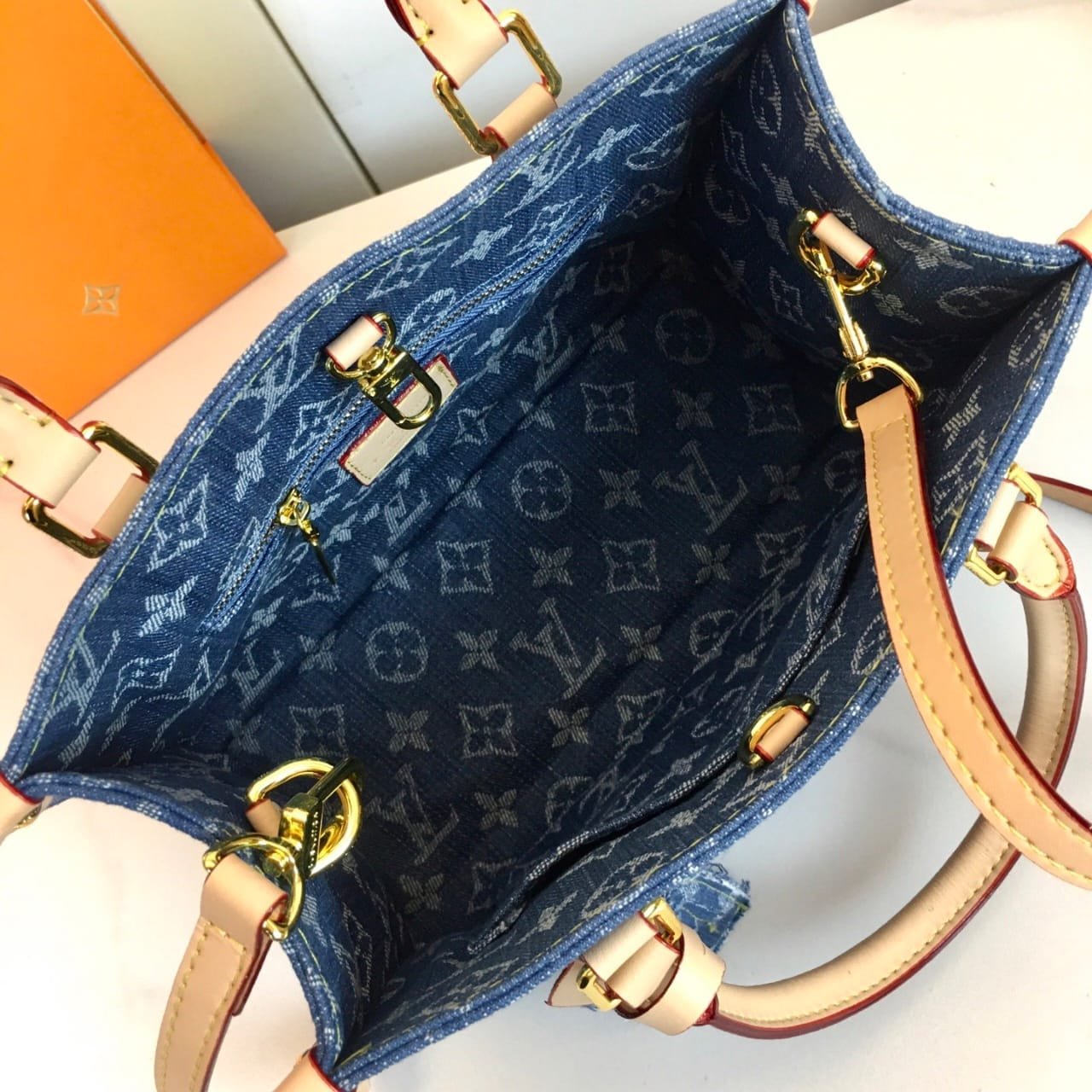L0vis Vvtt0n Onthego Lv Monogram Denim Tote Bag Light Blue 25Cm