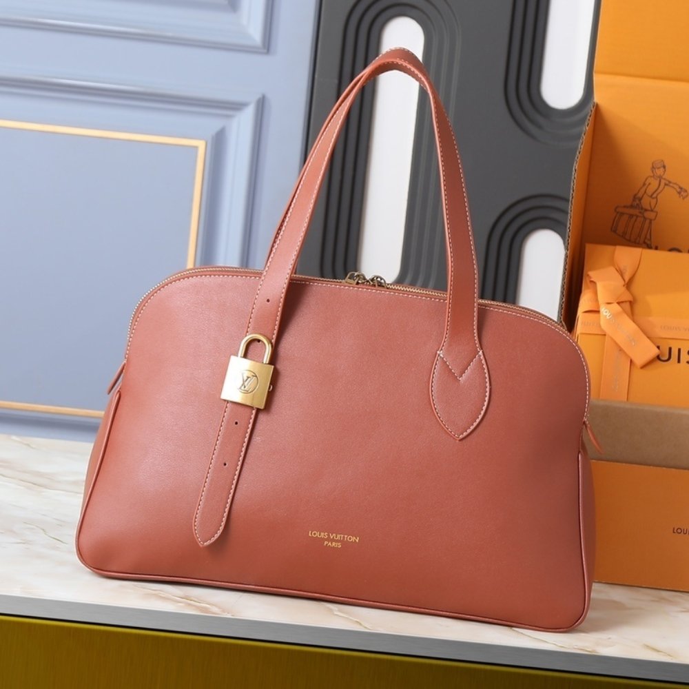 L0vis Vvtt0n Low Key Duffle Tote Cognac 43Cm M26688