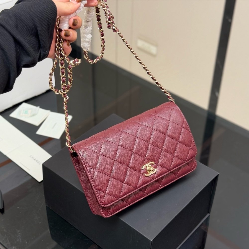 Ch**el Wallet On Chain Gold Tone Metal Burgundy 19Cm AP3304 B10706 NN276