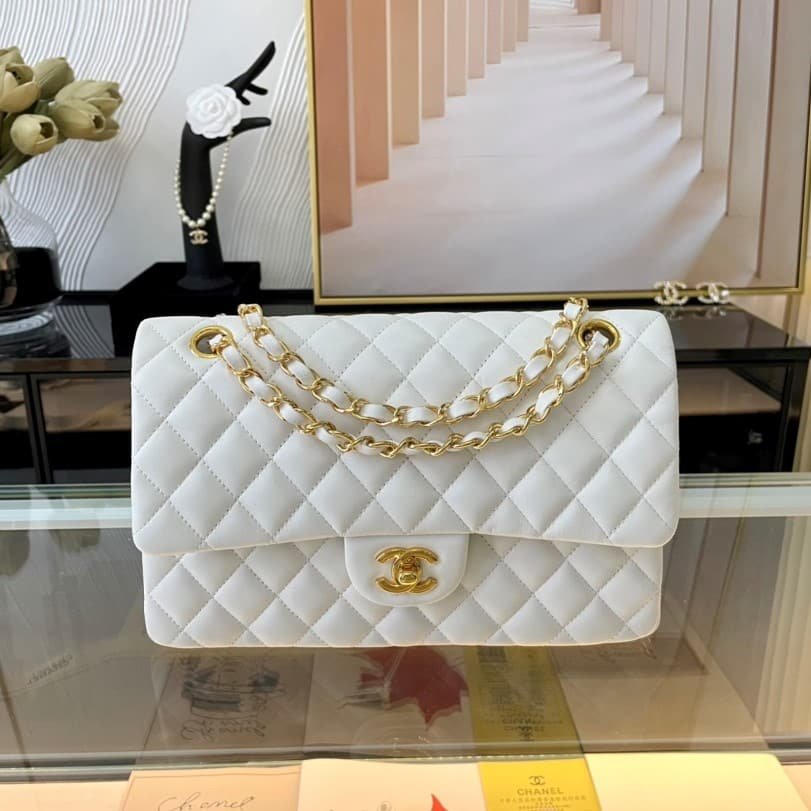 Ch**el Classic Medium Handbag White 25Cm A01112
