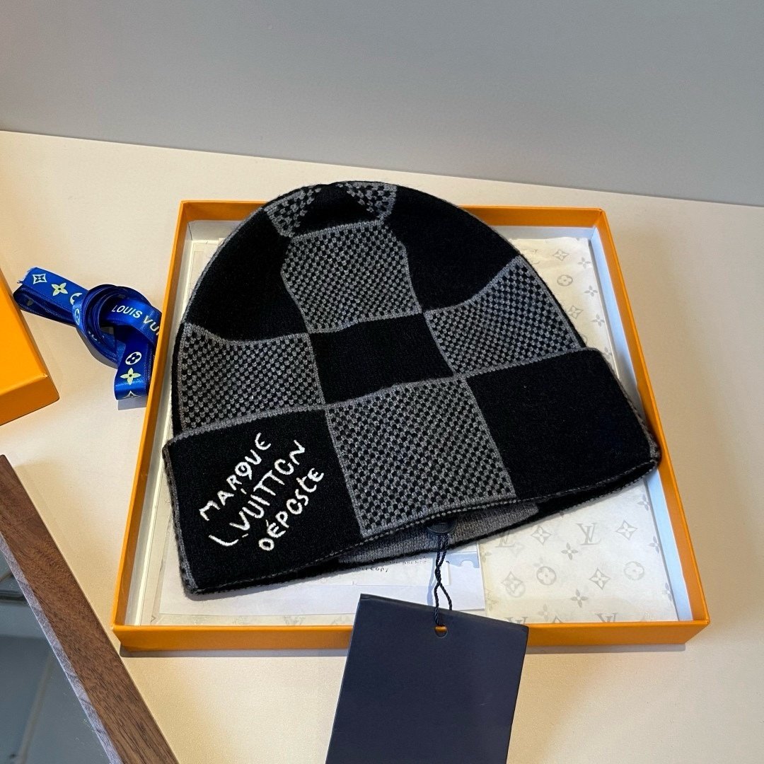 L0vis Vvtt0n Damier Heritage Beanie Black And Grey M92737