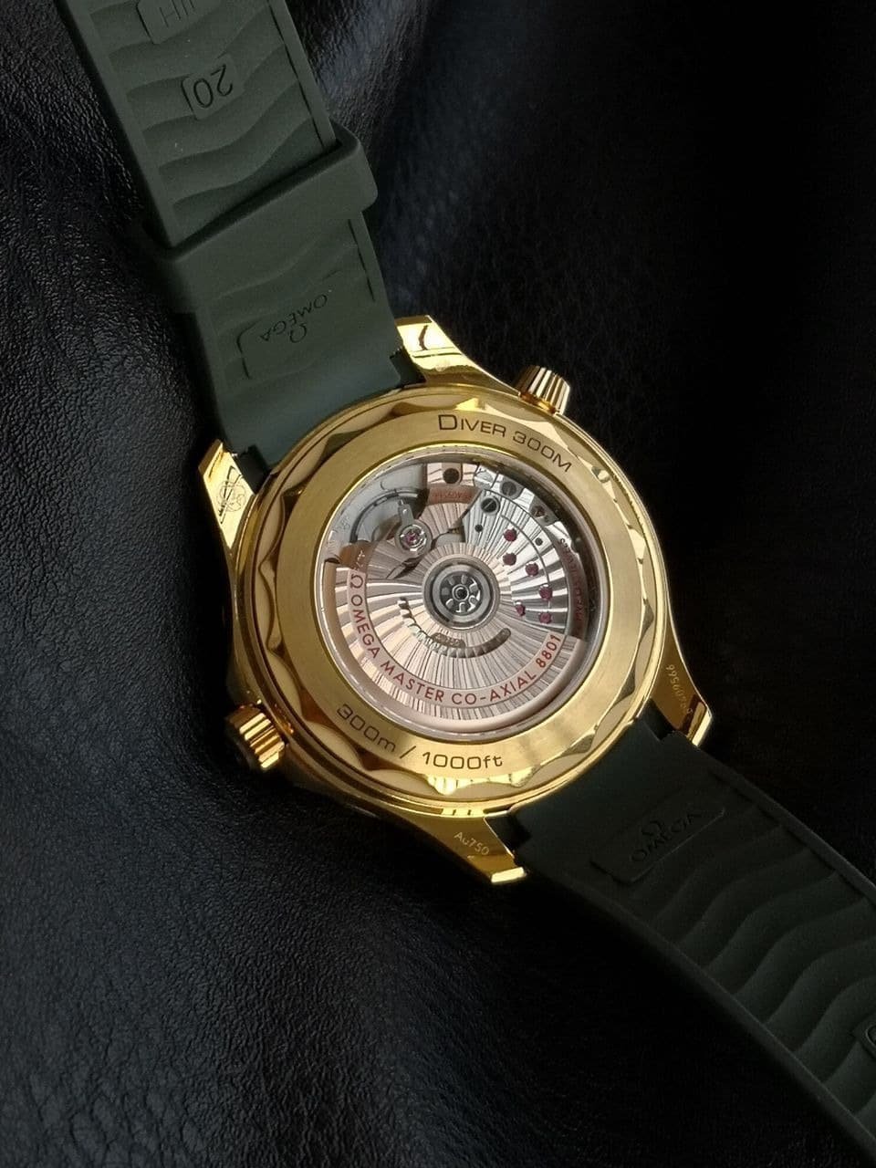 0me*ga Seamaster Diver 300 Dark Green 42Mm 21062422010001