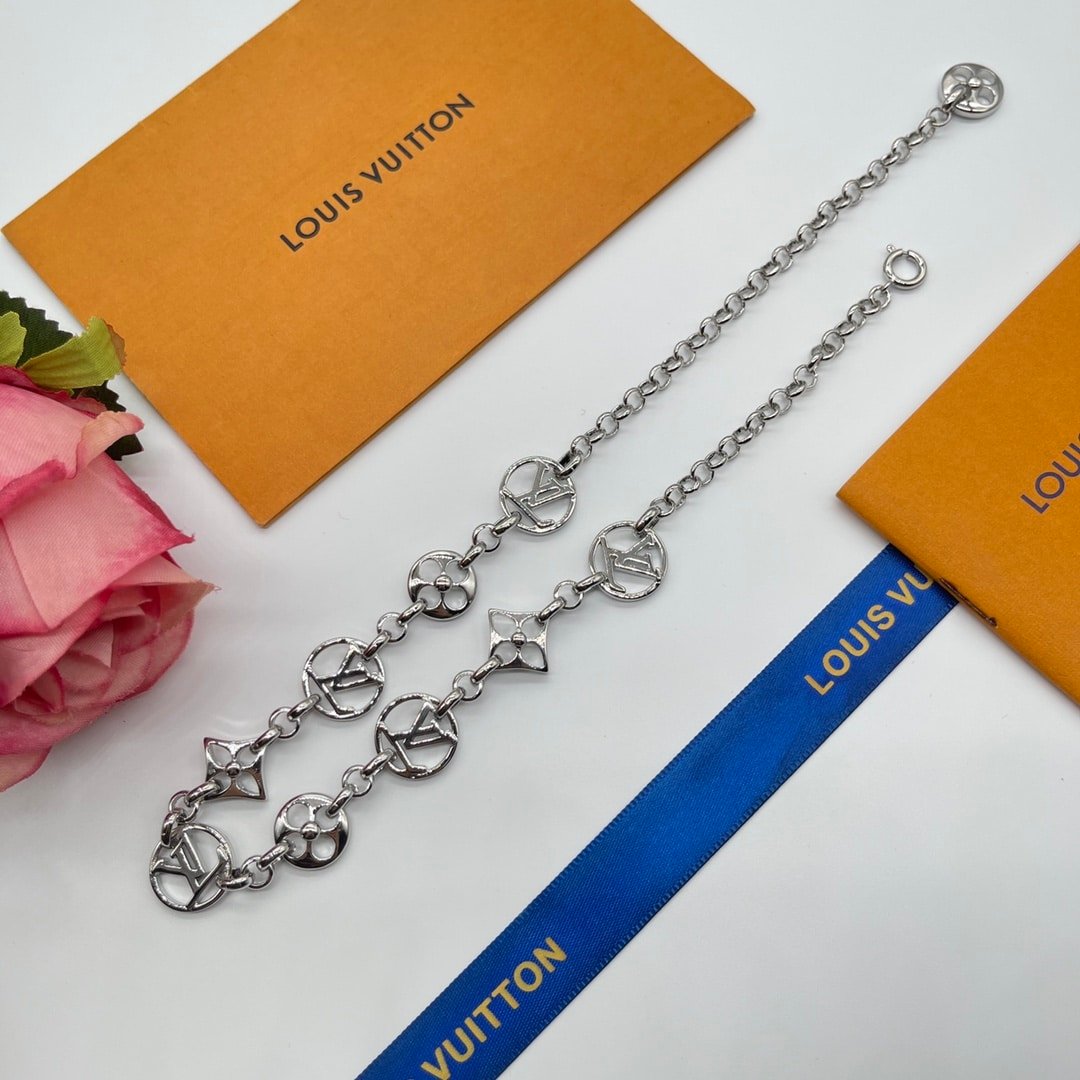 L0vis Vvtt0n Silver Necklace