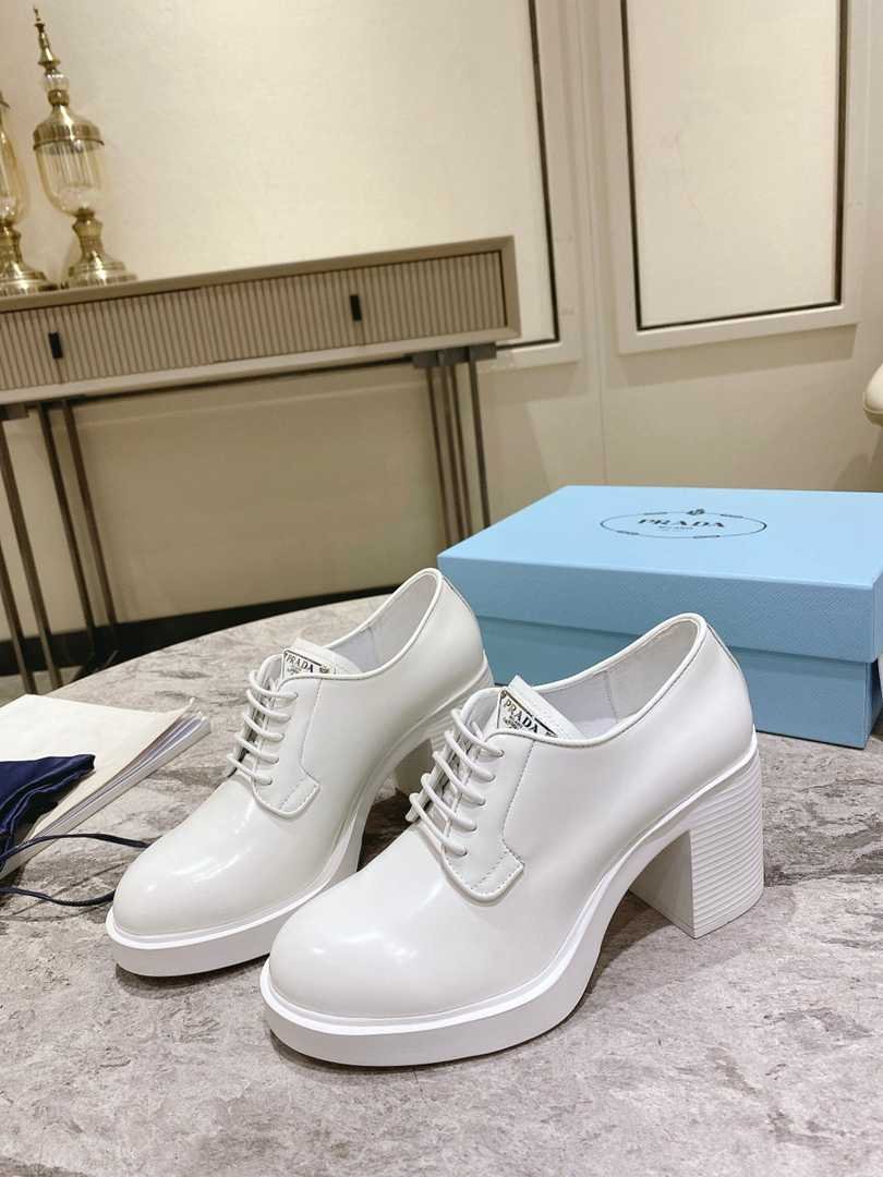 Pra*a Heeled Brushed Leather Lace-Ups White