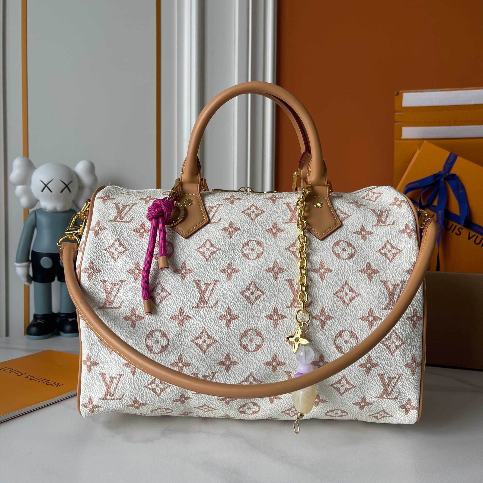 L0vis Vvtt0n Speedy Soft 30 Lucky Bag Dune 30Cm M15108