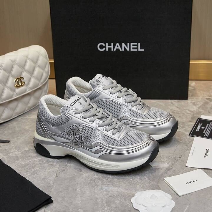 Ch**el 23C Silver Metallic Cc Logo Lace Up Flat Runner Trainer Sneaker Gray
