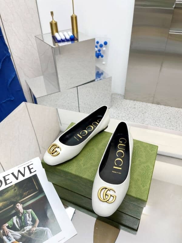 Gvc*1 Women’S Ballet Flat With Gc Logo White