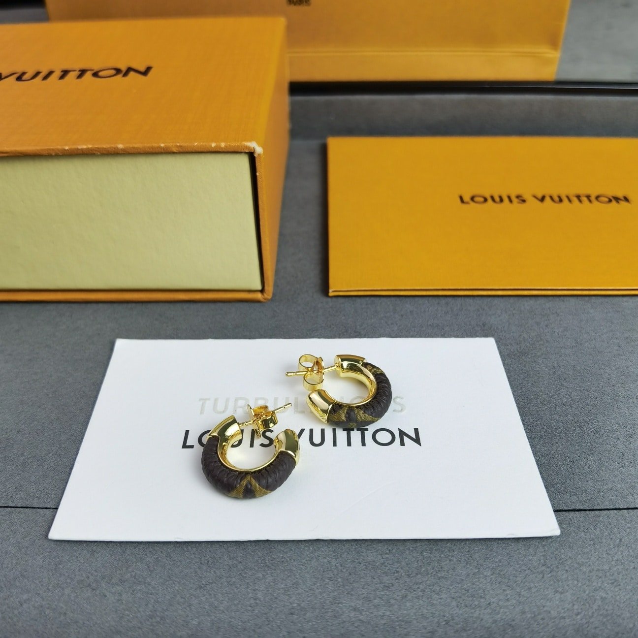 L0vis Vvtt0n Wild Mini Hoop Earrings M00474
