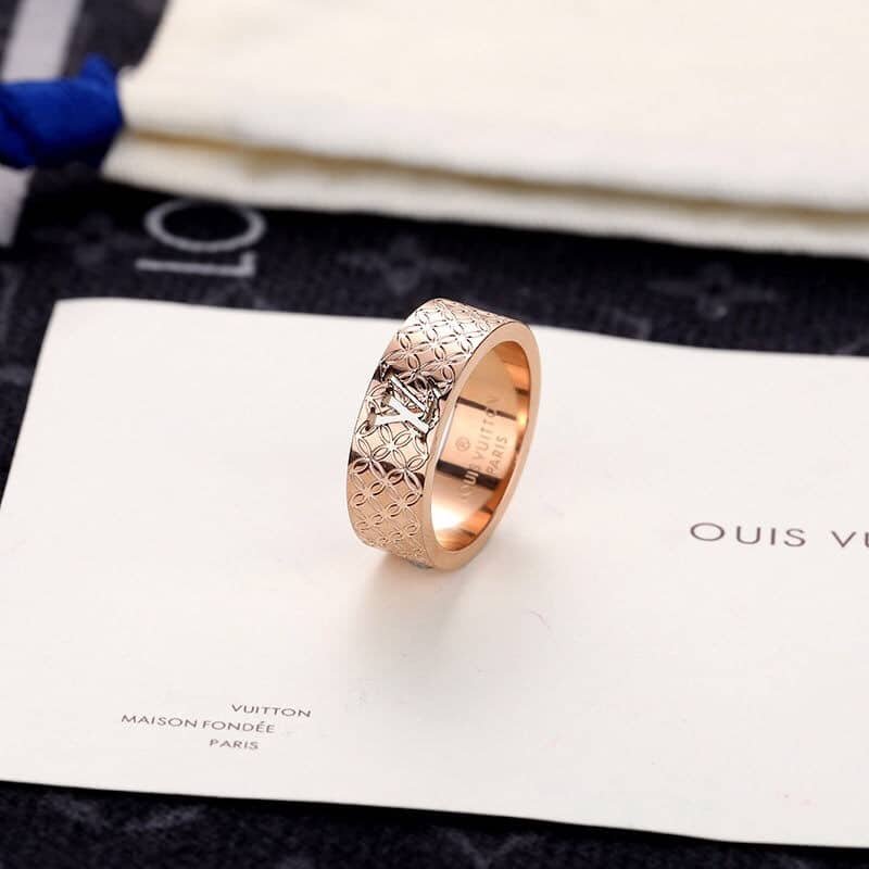 L0vis Vvtt0n Rose Gold Ring