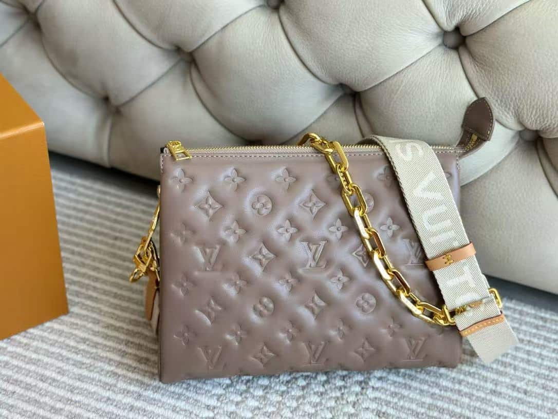 L0vis Vvtt0n Coussin PM Taupe 26Cm M21263
