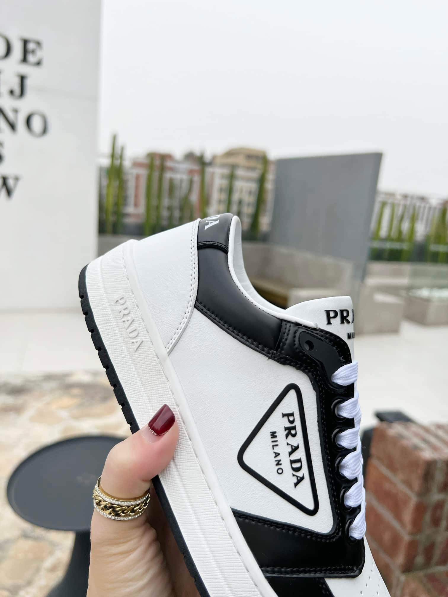 Pra*a District Leather Sneaker Black White 1E790M 3Lj6 F0964 F 030