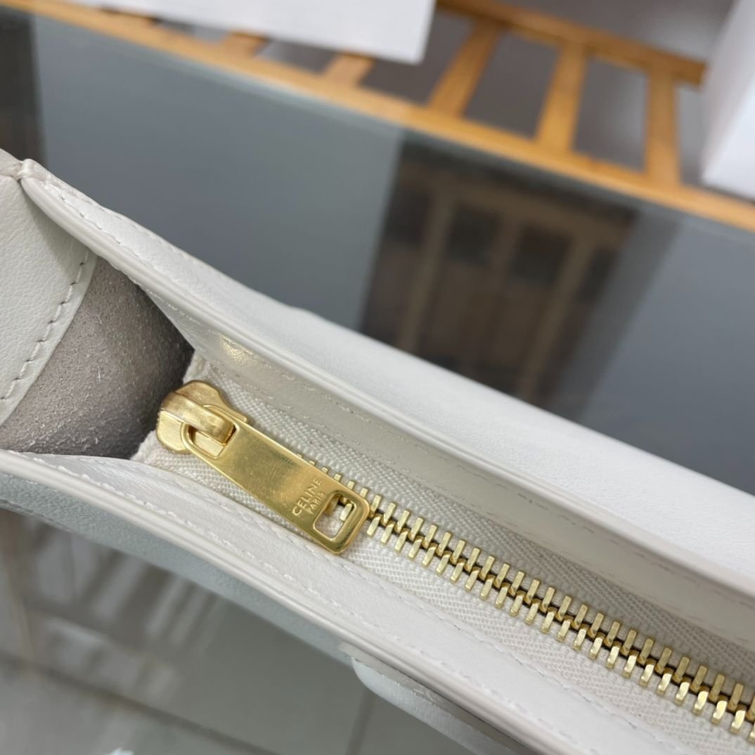 Ce1i*e Cuir Triomphe Bags In Smooth Calfskin White 198153