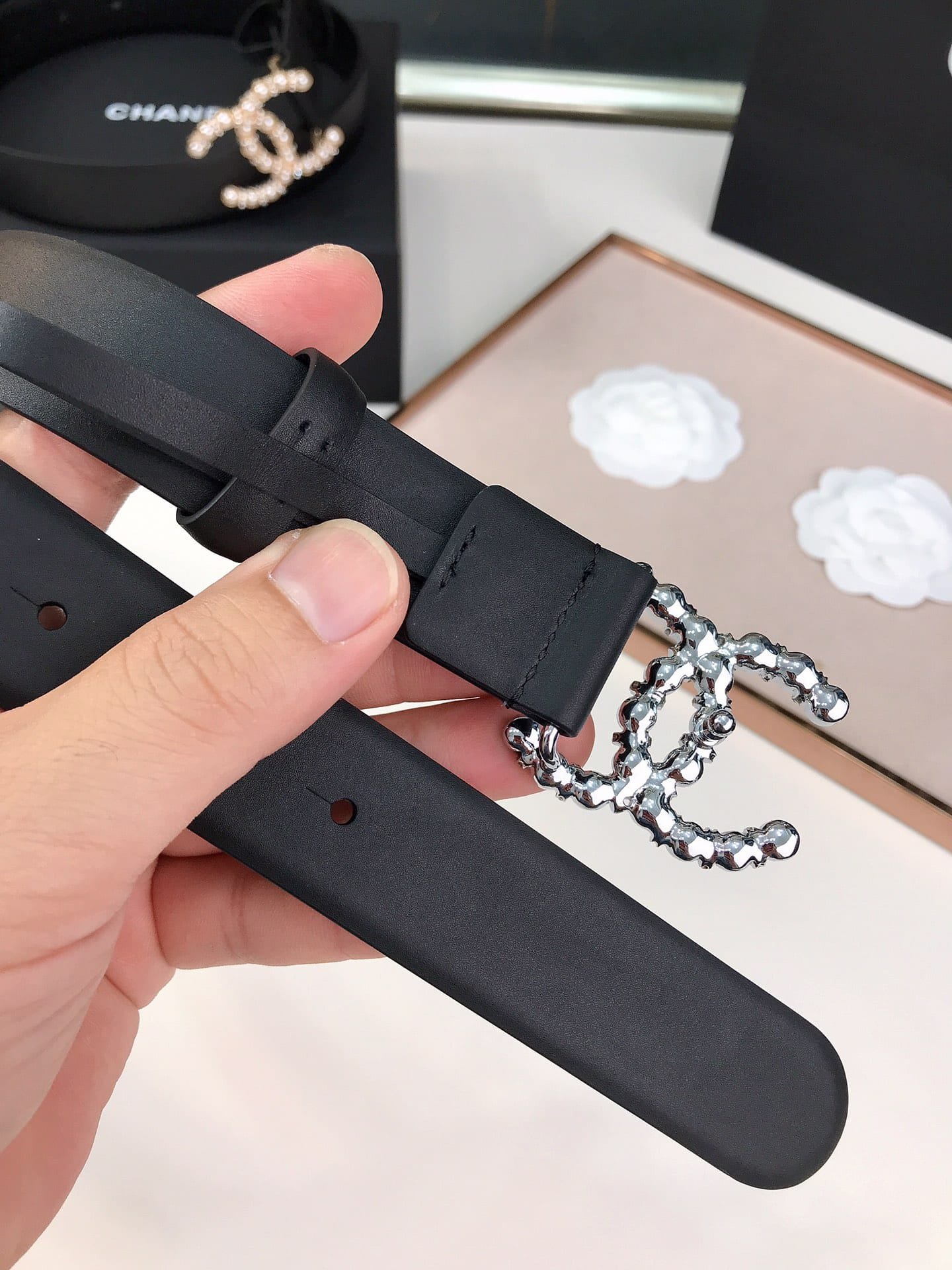 Ch**el Cc Silver Belt Leather With Pearls 28Mm